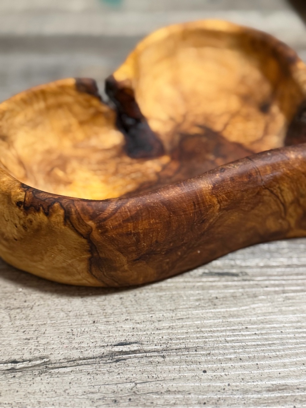 Handcrafted Burl Wood Heart-shaped Sculpture Bowl - Natural Brown - Picture 5 of 6